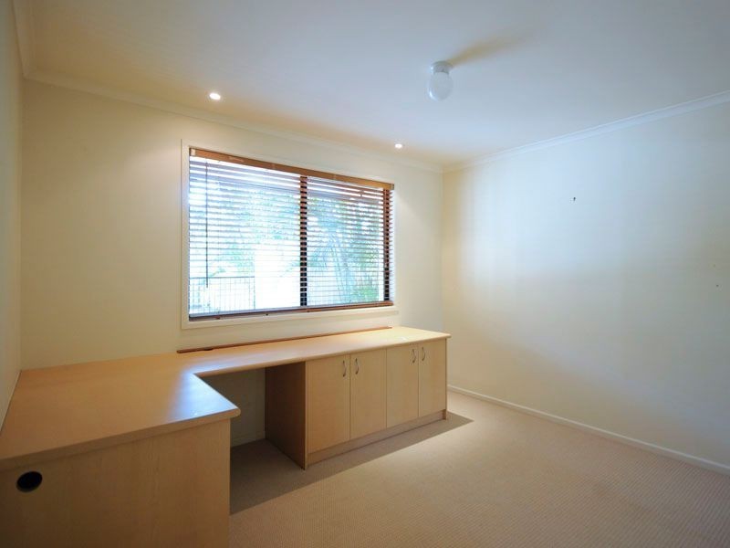 45 Amalfi Drive, Isle Of Capri QLD 4217