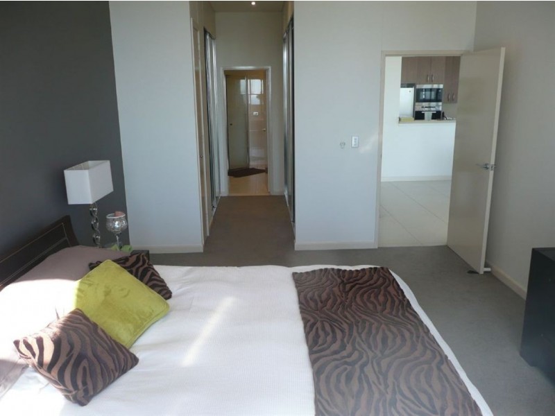 2201/18 Cypress Avenue, Surfers Paradise QLD 4217