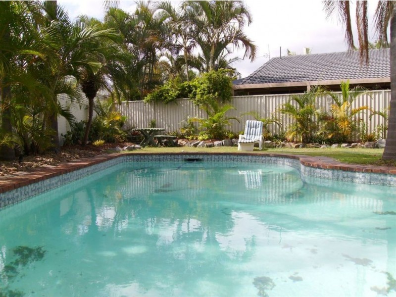 2 Mackay Close, Bundall QLD 4217