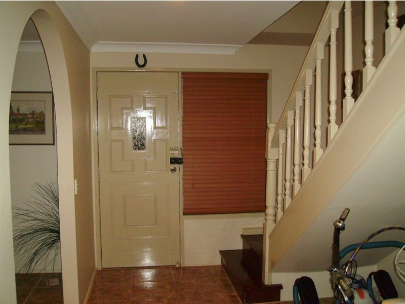 2 Mackay Close, Bundall QLD 4217