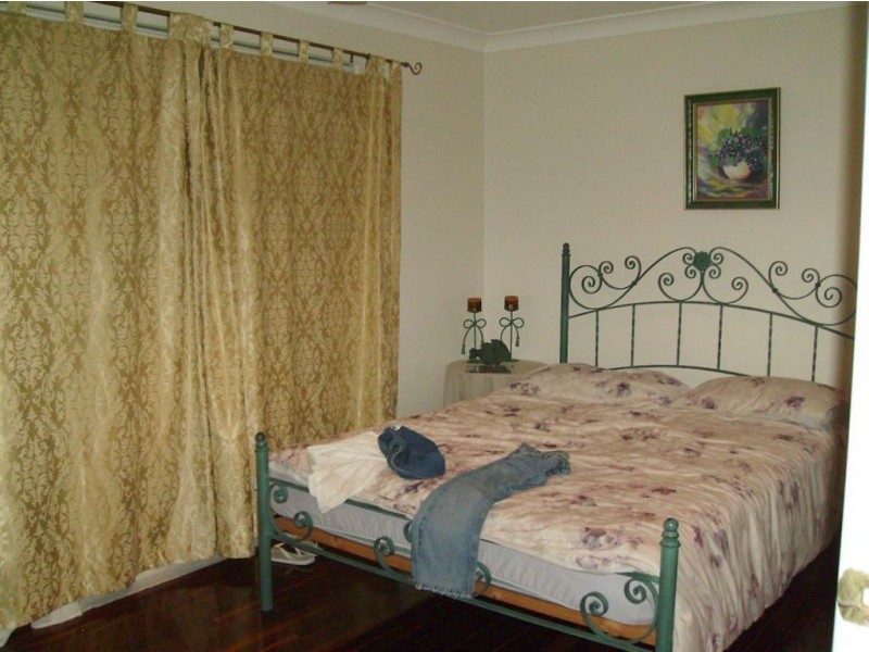 2 Mackay Close, Bundall QLD 4217