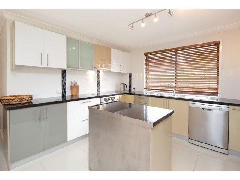 3 Palona Place, Ashmore QLD 4214