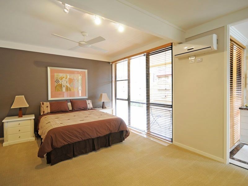 Broadbeach Waters QLD 4218