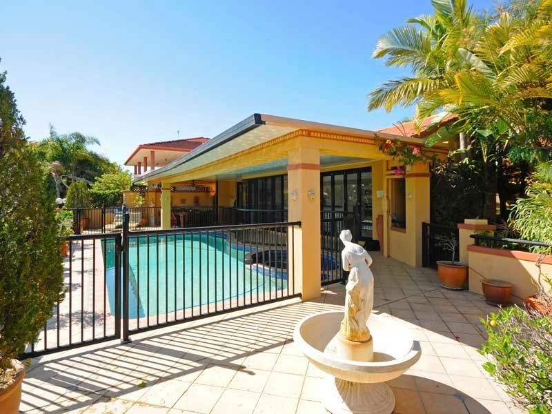 Broadbeach Waters QLD 4218