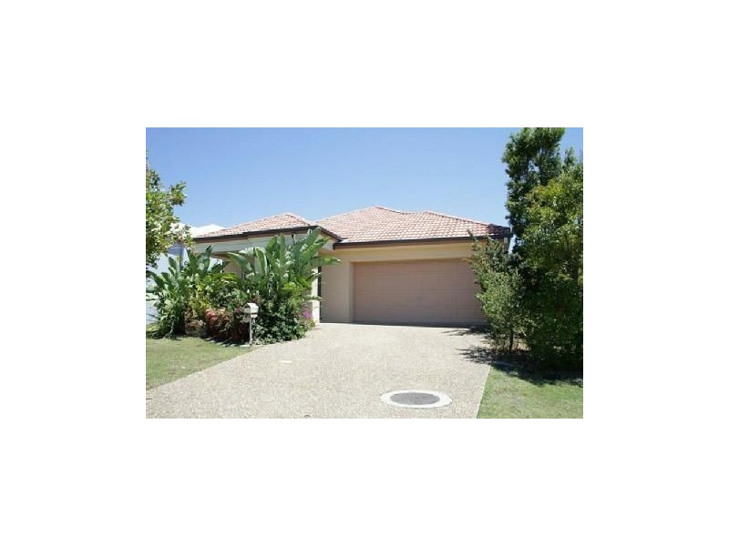 25 Ranier Crescent, Varsity Lakes QLD 4227
