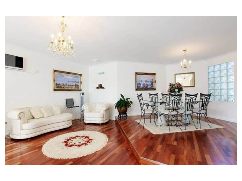 31 Cayman Drive, Clear Island Waters QLD 4226