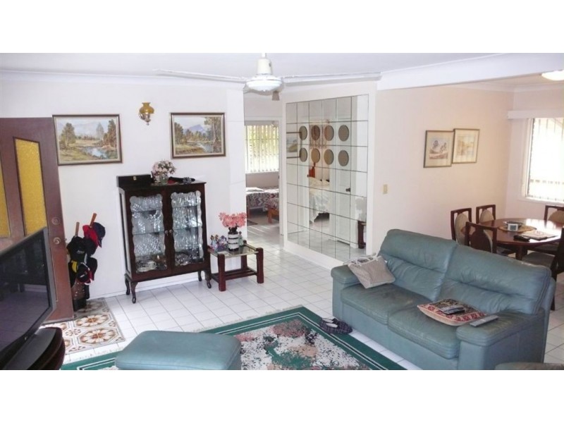 1/6 Christina Court, Mermaid Waters QLD 4218
