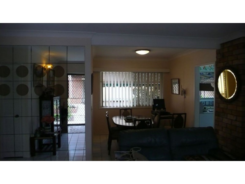 1/6 Christina Court, Mermaid Waters QLD 4218