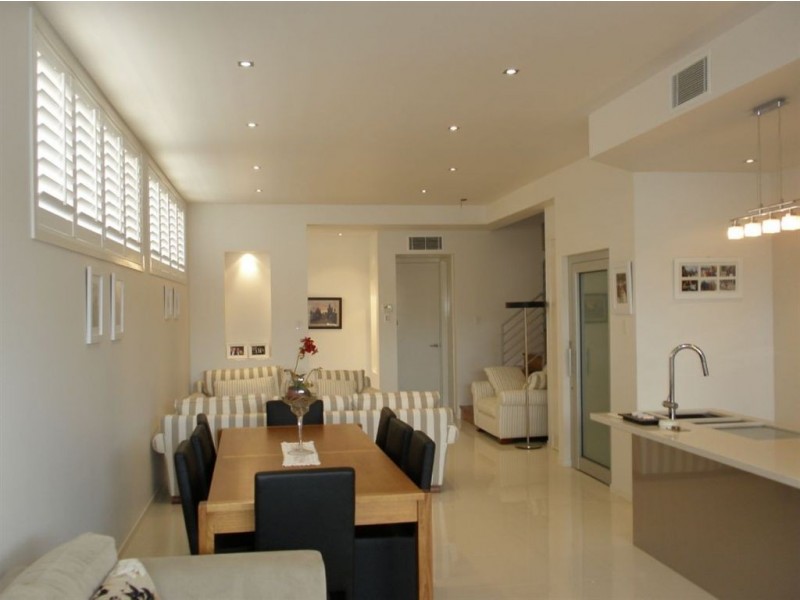 Unit 1/23 Abalone Avenue, Paradise Point QLD 4216