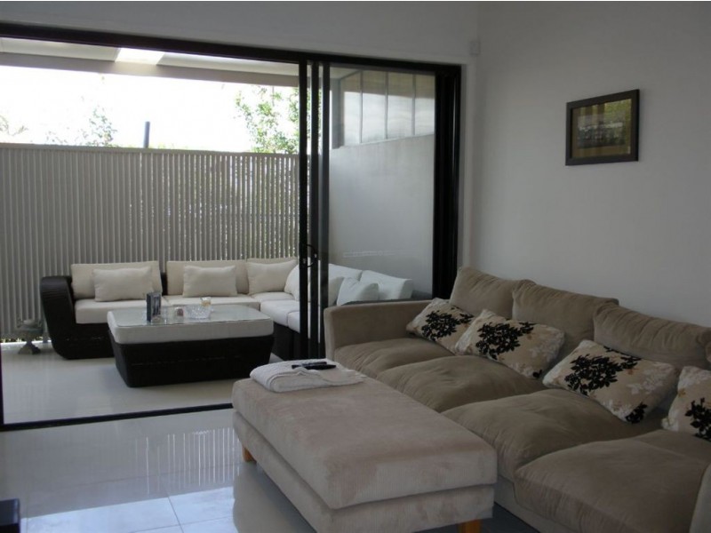 Unit 1/23 Abalone Avenue, Paradise Point QLD 4216