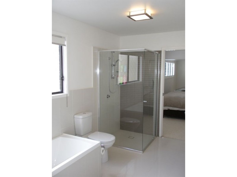 Unit 1/23 Abalone Avenue, Paradise Point QLD 4216
