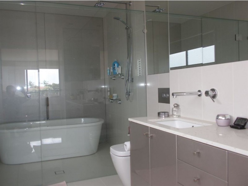 Unit 1/23 Abalone Avenue, Paradise Point QLD 4216