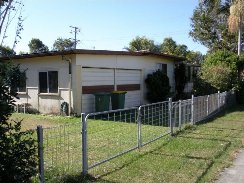 28 Falkinder Avenue, Paradise Point QLD 4216