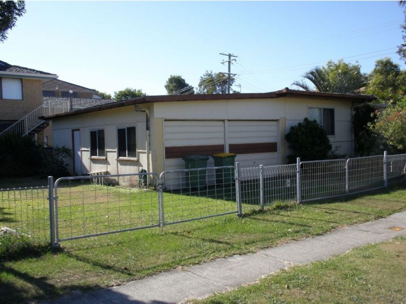 28 Falkinder Avenue, Paradise Point QLD 4216