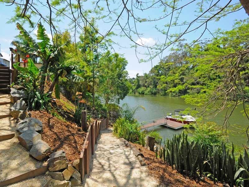 67 Nerang River Drive, Nerang QLD 4211