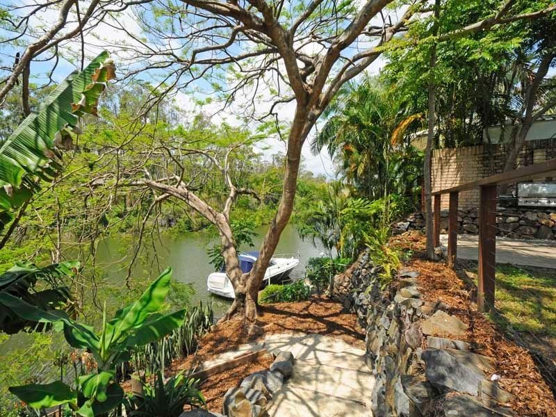 67 Nerang River Drive, Nerang QLD 4211
