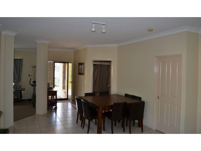 3 Cope Place, Pacific Pines QLD 4211