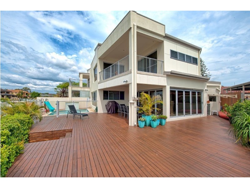 1/22 Annoula Avenue, Biggera Waters QLD 4216