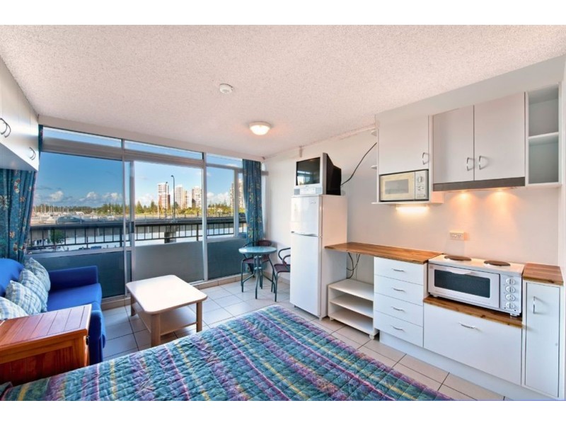 210/2 Barney Street, Southport QLD 4215