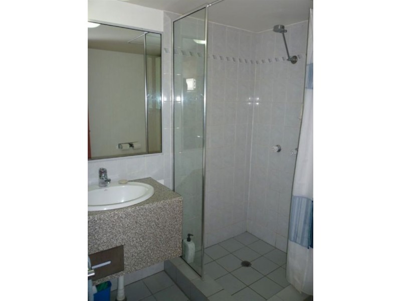 210/2 Barney Street, Southport QLD 4215