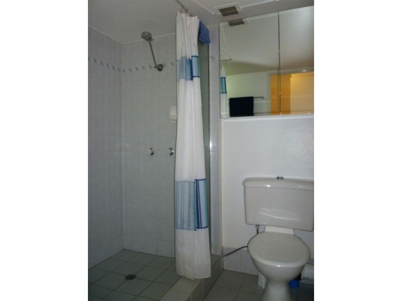 210/2 Barney Street, Southport QLD 4215