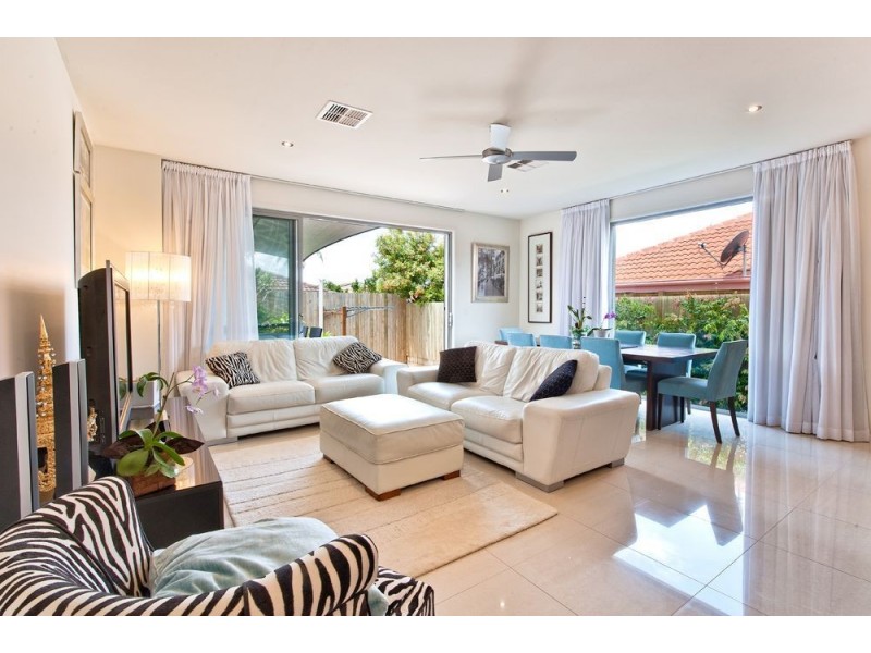 1/15 Teal Avenue, Paradise Point QLD 4216