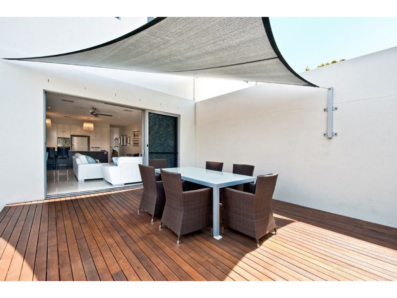 1/15 Teal Avenue, Paradise Point QLD 4216