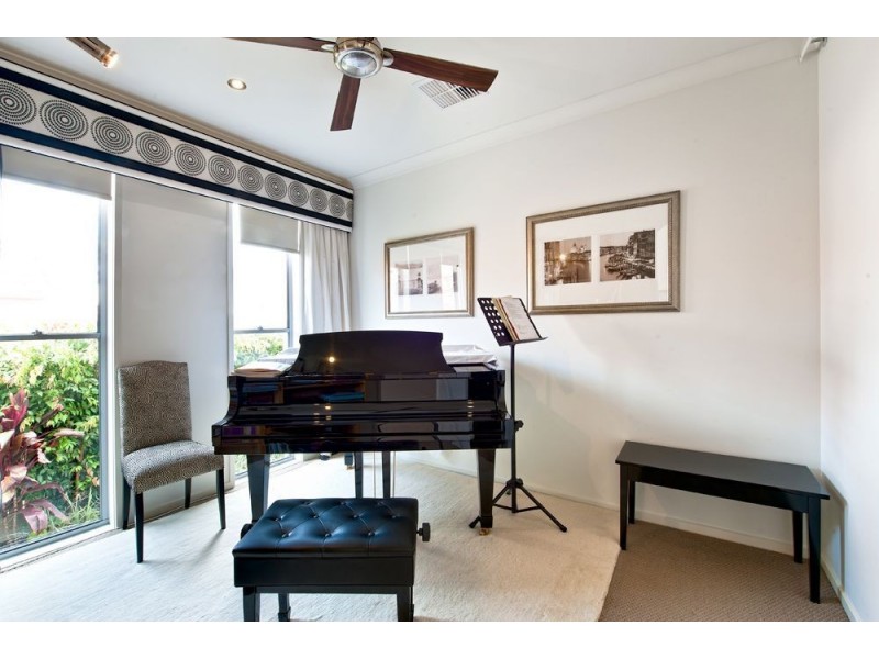 1/15 Teal Avenue, Paradise Point QLD 4216