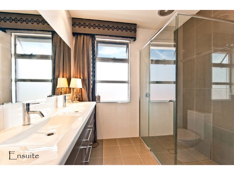 1/15 Teal Avenue, Paradise Point QLD 4216