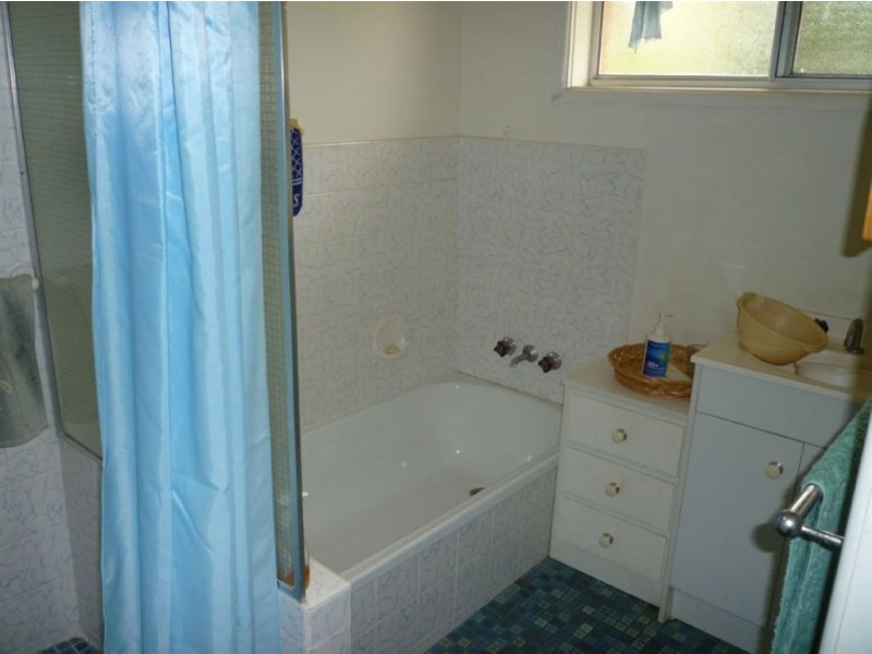 24 Scoter Avenue, Paradise Point QLD 4216