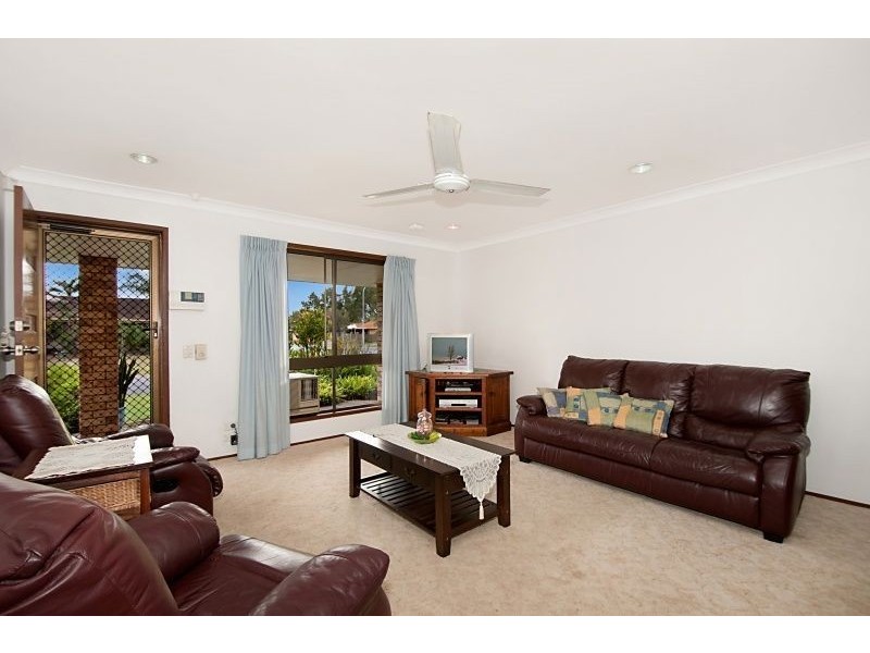23 Wayfarer Avenue, Mermaid Waters QLD 4218