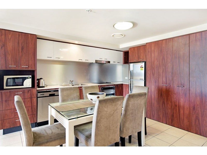 23 Ferny Avenue, Surfers Paradise QLD 4217