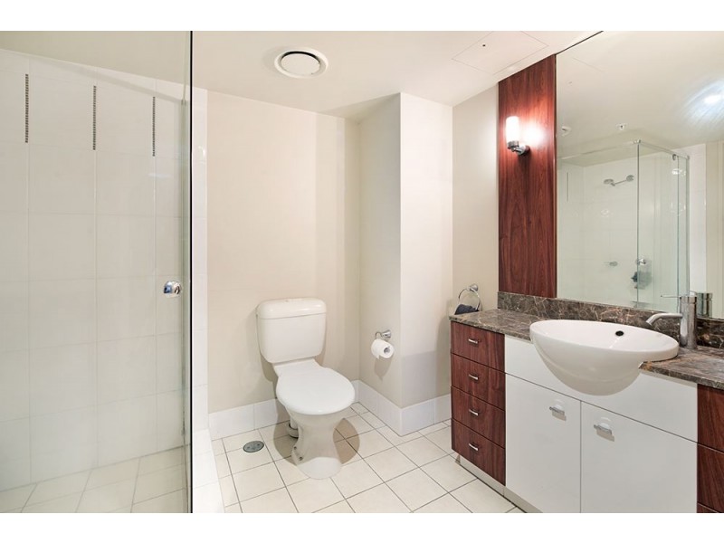 23 Ferny Avenue, Surfers Paradise QLD 4217