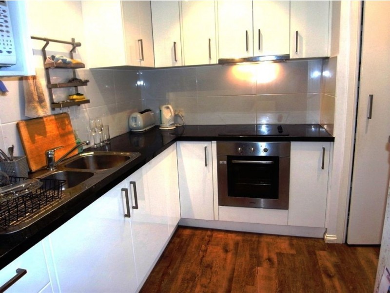 1/4 Dalton Street, Southport QLD 4215