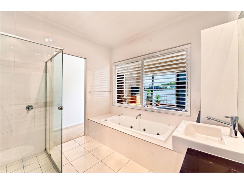 40/1 Manacor Place, Coombabah QLD 4216