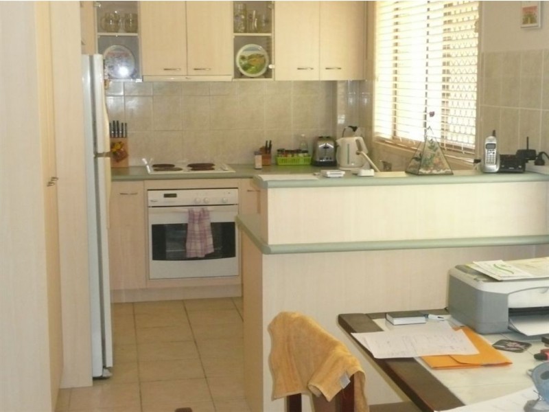 4/11 Armrick Avenue, Broadbeach QLD 4218