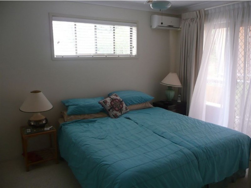 4/11 Armrick Avenue, Broadbeach QLD 4218