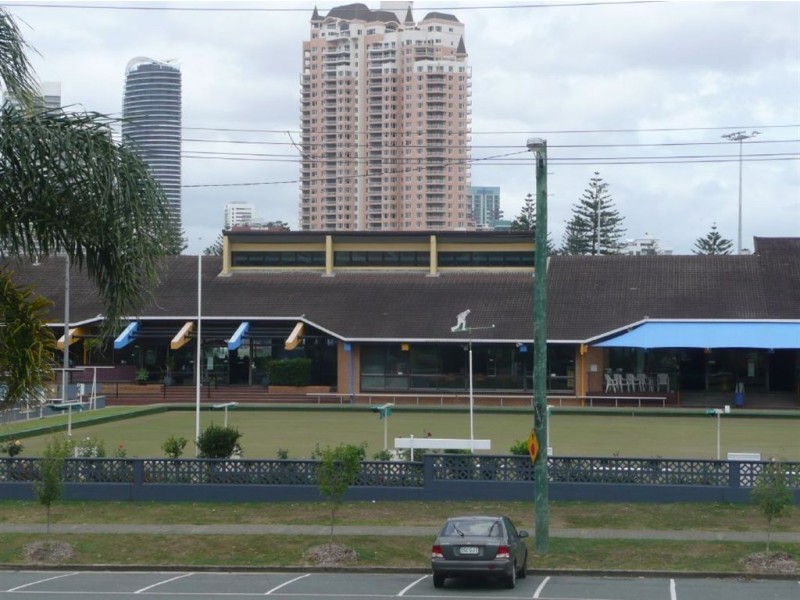 4/11 Armrick Avenue, Broadbeach QLD 4218