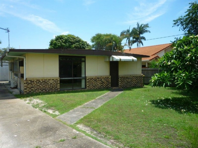 67 Errol Avenue, Paradise Point QLD 4216