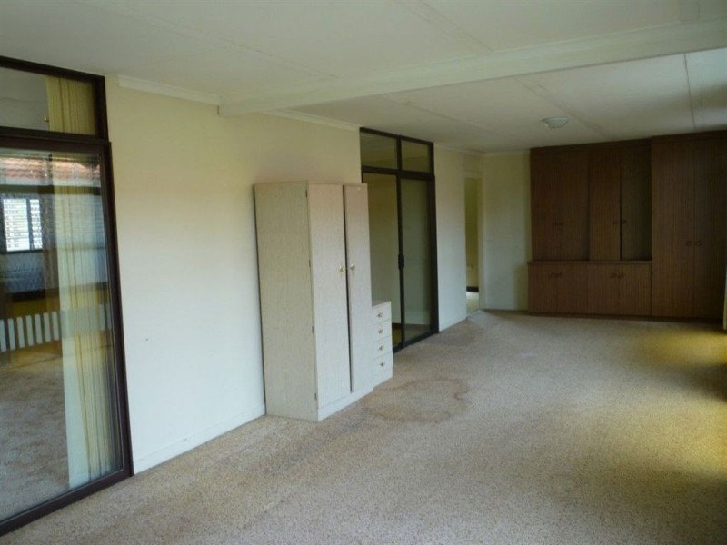 67 Errol Avenue, Paradise Point QLD 4216