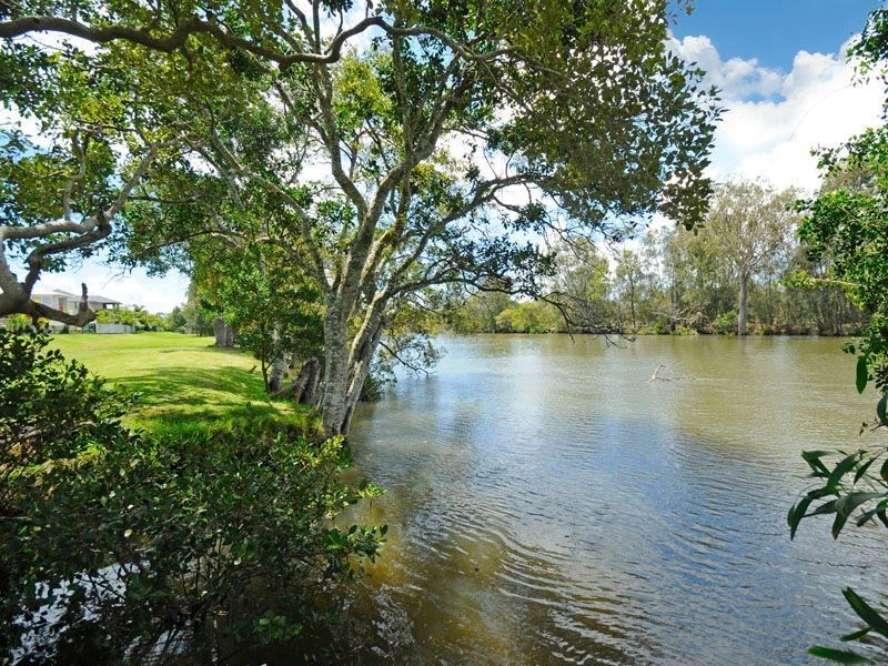 25 Parkview Place, Helensvale QLD 4212