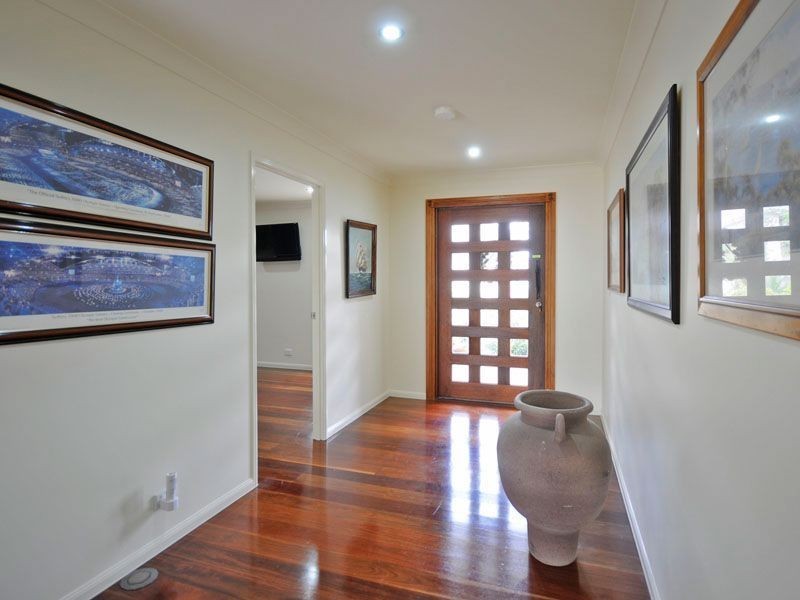 25 Parkview Place, Helensvale QLD 4212