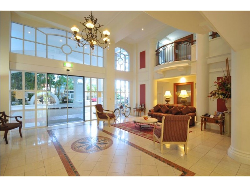 Unit 303/9 Beach Parade, Surfers Paradise QLD 4217