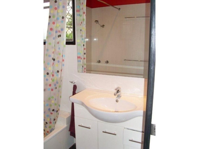 66 Albion Avenue, Miami QLD 4220