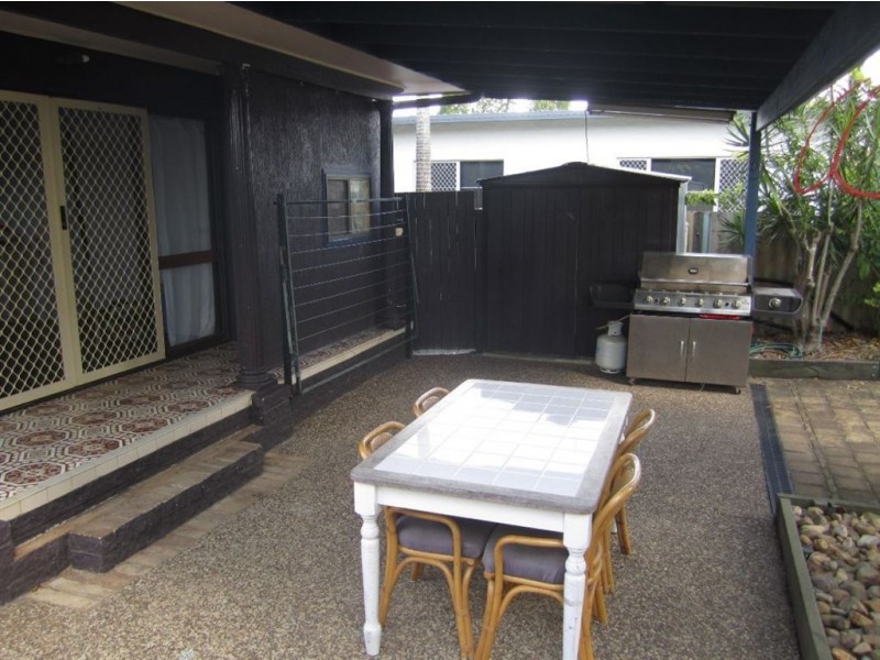 66 Albion Avenue, Miami QLD 4220