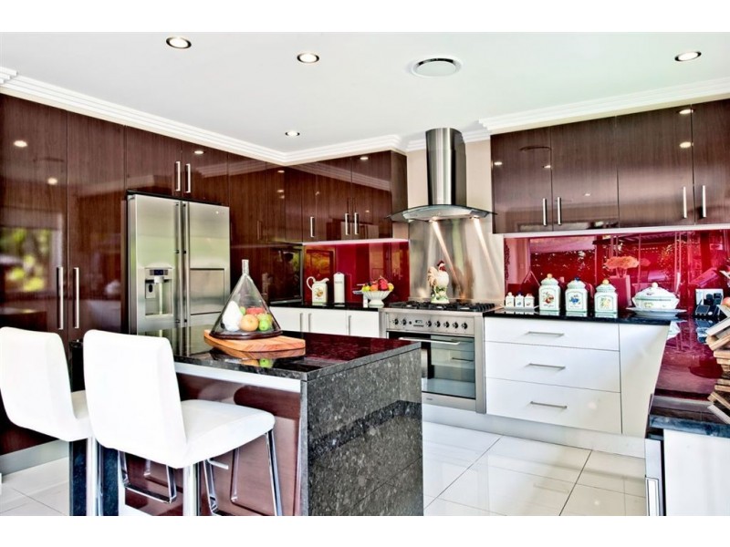 43 Broadwater Street, Runaway Bay QLD 4216