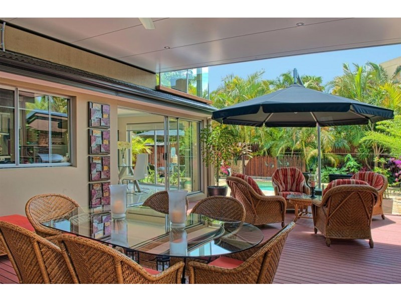 43 Broadwater Street, Runaway Bay QLD 4216