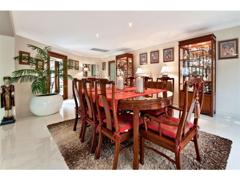 43 Broadwater Street, Runaway Bay QLD 4216