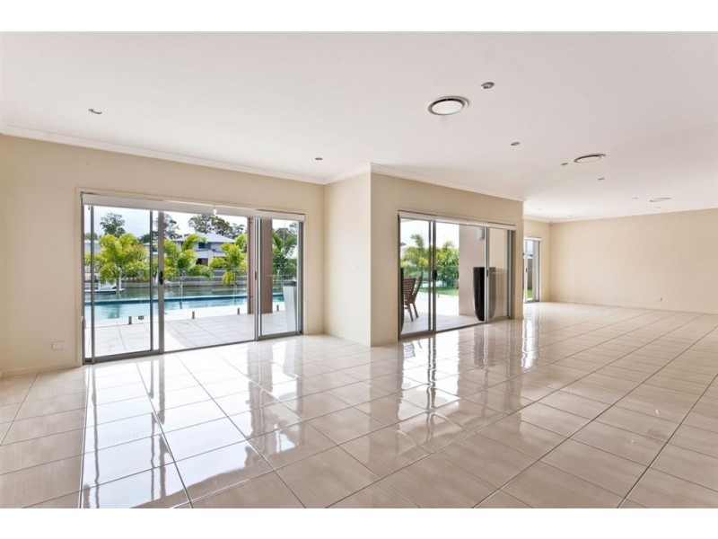 7 North Quay Drive, Biggera Waters QLD 4216