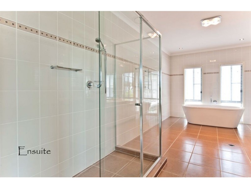 7 North Quay Drive, Biggera Waters QLD 4216